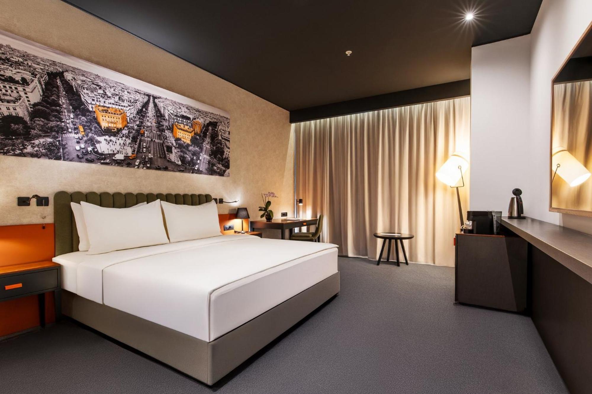 Crowne Plaza Podgorica By Ihg Hotel Exterior foto